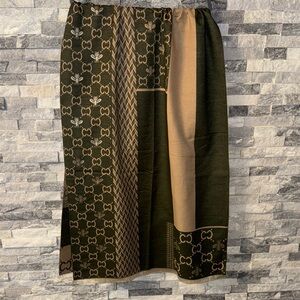 Elegant Patterned fashionable scarf